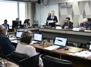 ccj-do-senado-aprova-pec-que-acaba-com-jornada-6×1